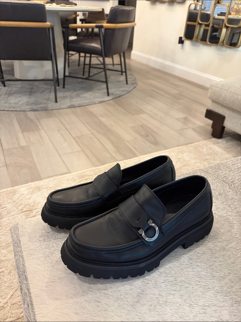 Ferragamo men’s Gancini lug-sole leather loafers in black calfskin - Picture 3 of 10